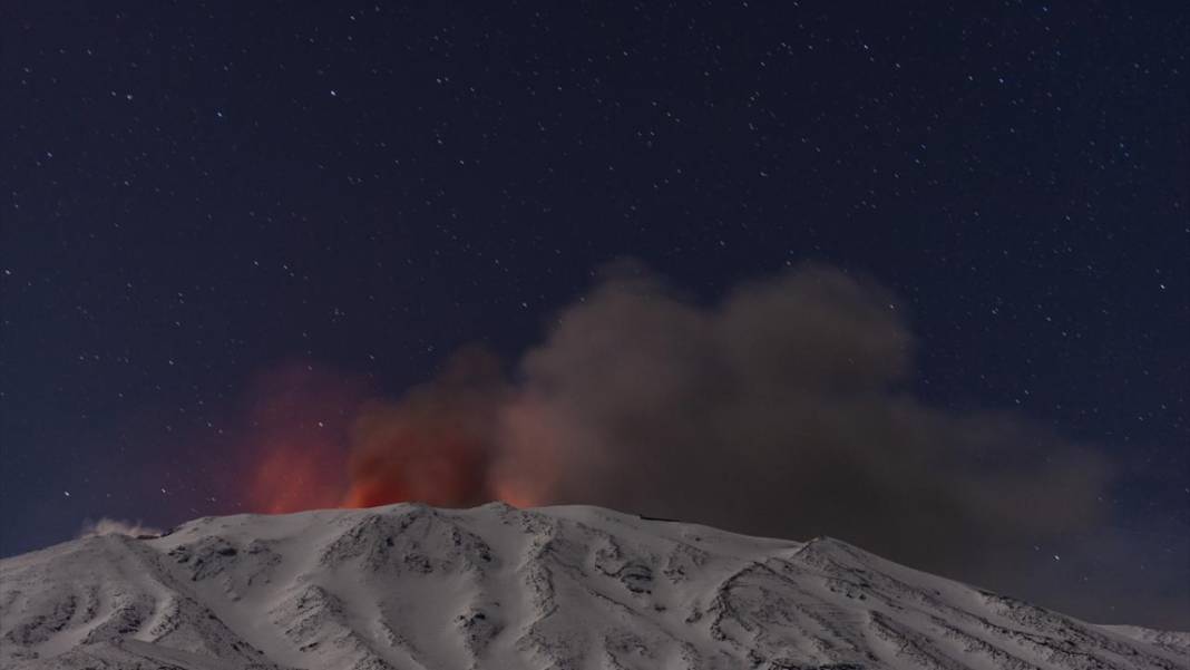 İtalya'daki Etna Yanardağı’nın volkanik faaliyeti devam ediyor 8