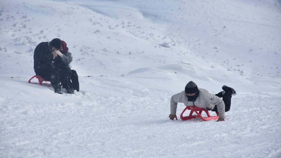 Çocukların beyaz rahmet kar sevinci 9