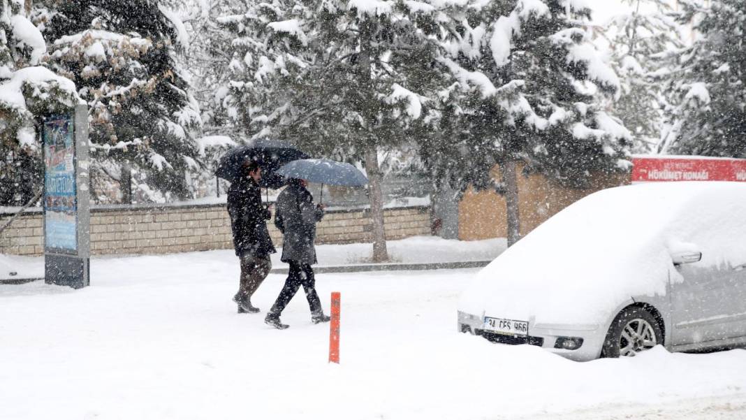 Yurdun çeşitli bölgelerinden kar manzaraları 16