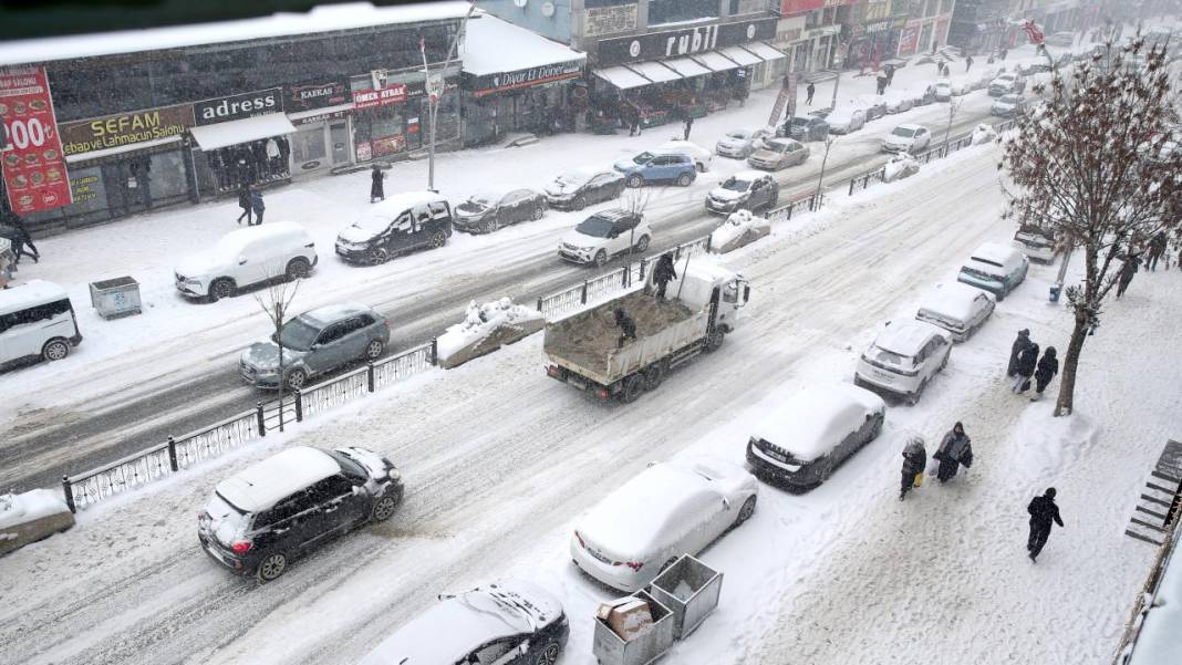 Yurdun çeşitli bölgelerinden kar manzaraları 17