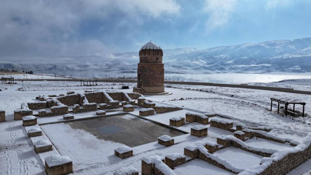 Yurdun çeşitli bölgelerinden kar manzaraları 18