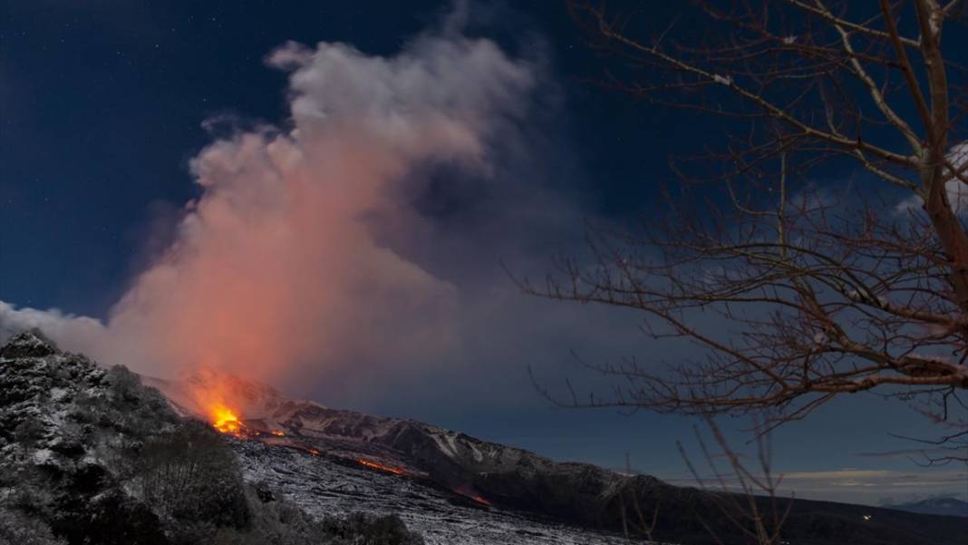 Etna Yanardağı'nda volkanik hareketlilik sürüyor 10