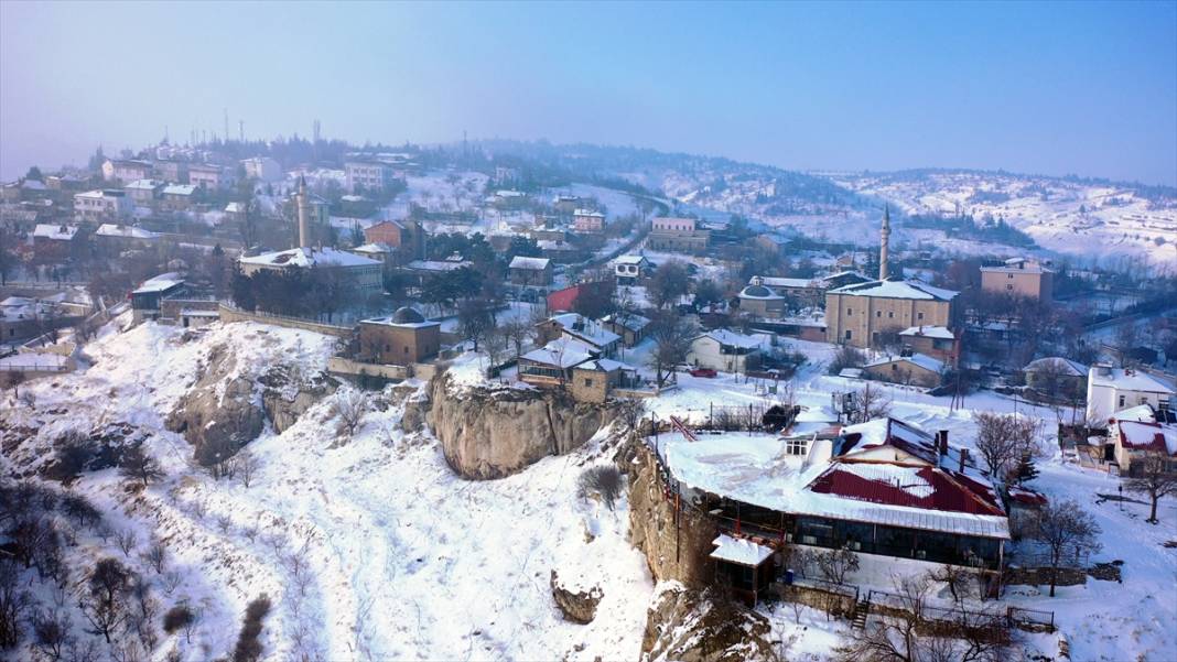Beyaz rahmet, 4 bin 500 yıllık Harput Kalesi'ne çok yakıştı 10