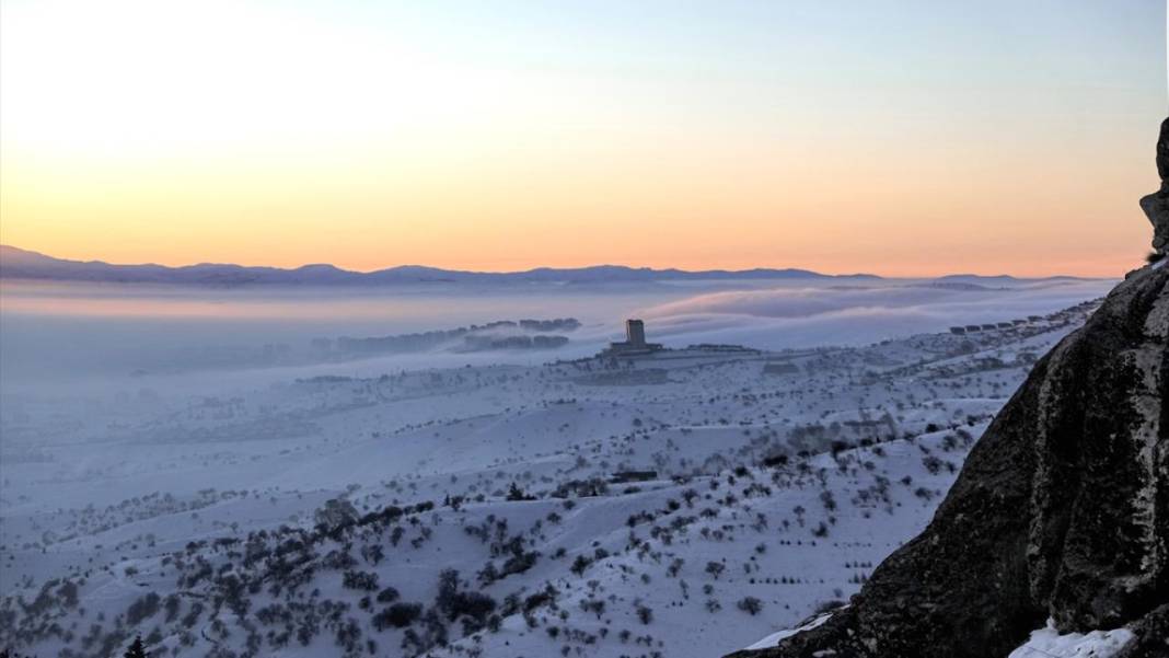Beyaz rahmet, 4 bin 500 yıllık Harput Kalesi'ne çok yakıştı 13