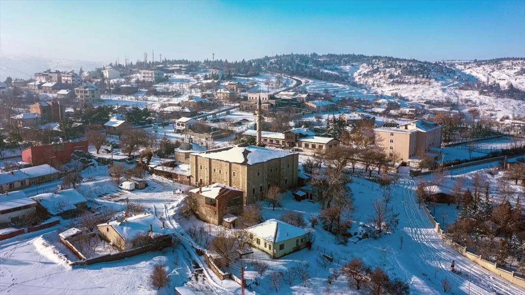 Beyaz rahmet, 4 bin 500 yıllık Harput Kalesi'ne çok yakıştı 4