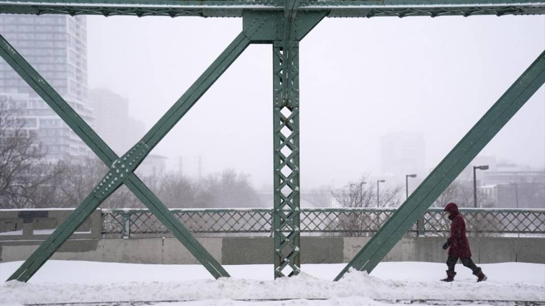 Kanada, kar fırtınasına yakalandı 12