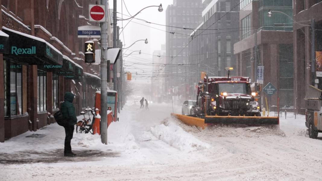 Kanada, kar fırtınasına yakalandı 4