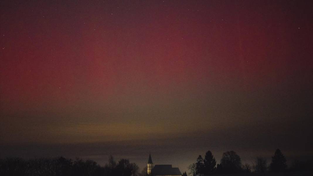 Macaristan'da rengarenk Kuzey Işıkları gözlemlendi 2
