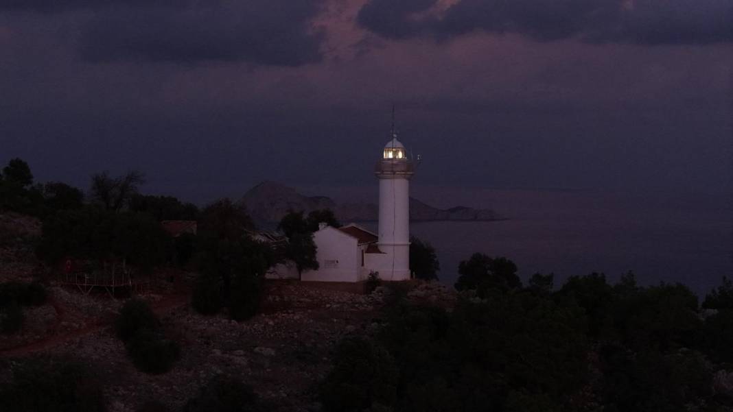 Gelidonya Feneri 90 yıldır denizcilere ışık oluyor 13