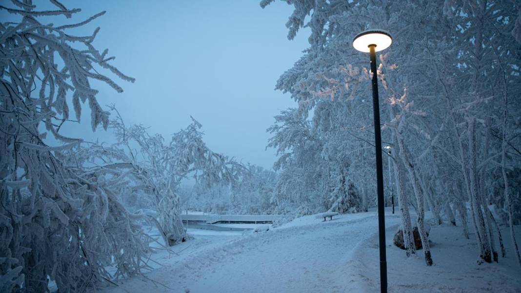 Bakınca bile üşüten görüntüler: Rusya eksi 40 18