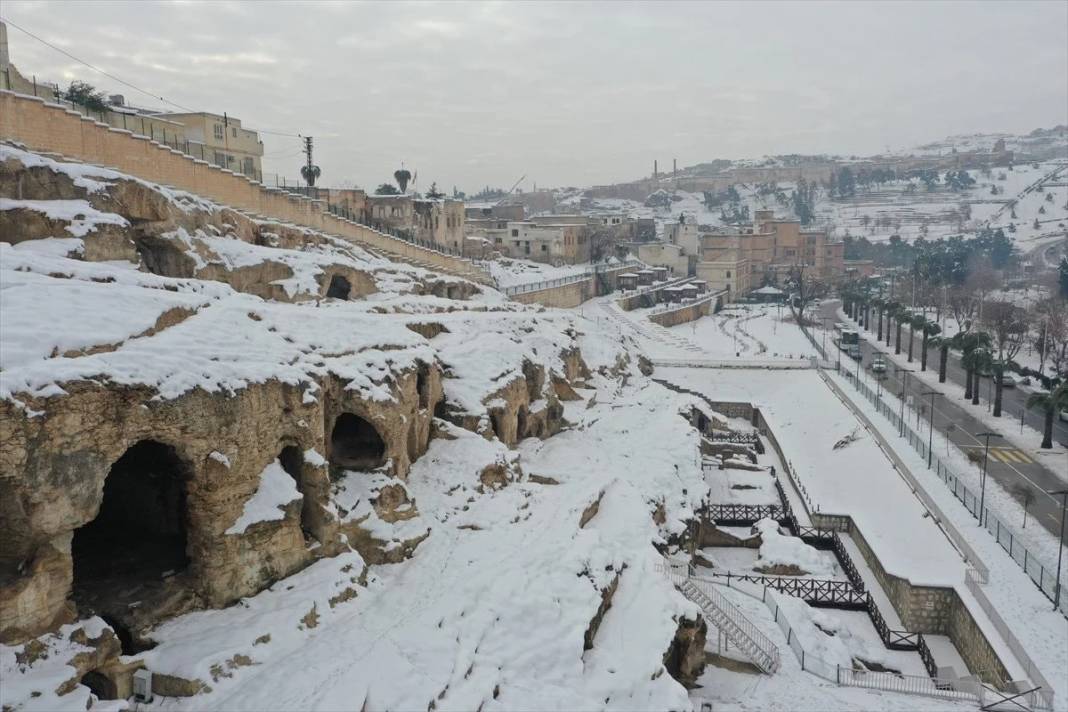 Balıklıgöl’de nadir görülen, 'beyaz rahmet kar' manzaraları 16
