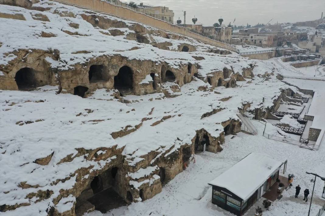 Balıklıgöl’de nadir görülen, 'beyaz rahmet kar' manzaraları 17