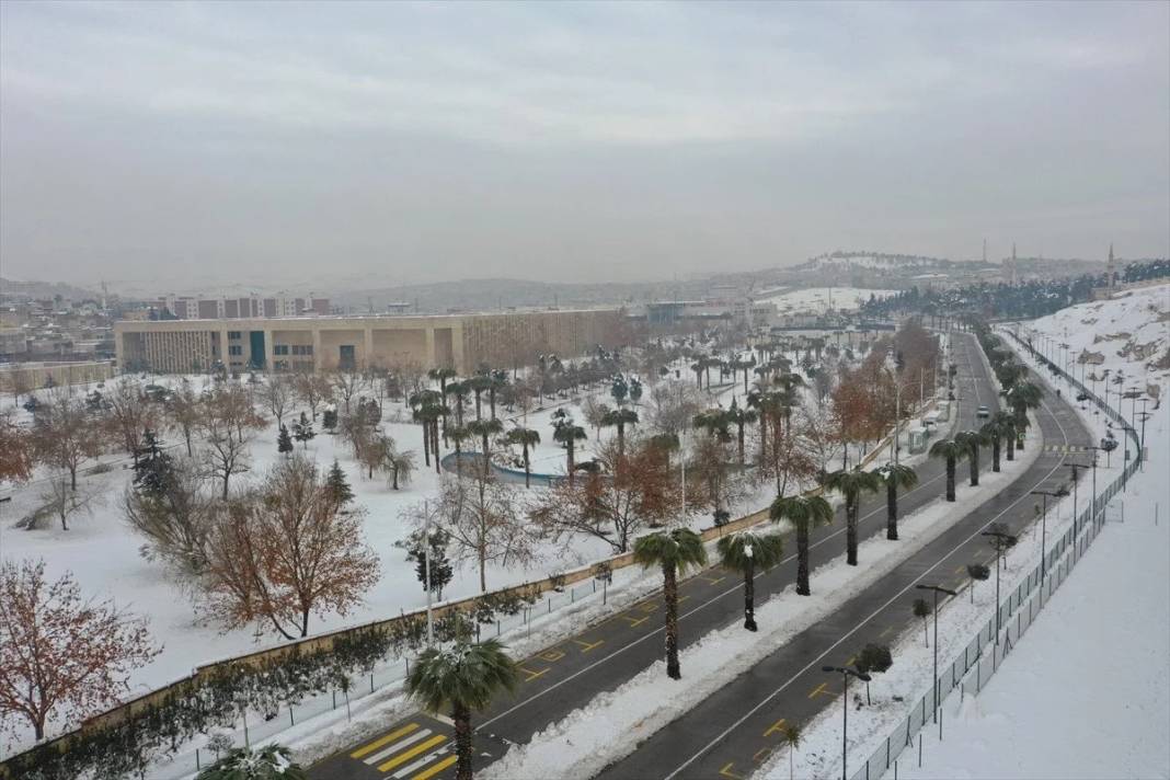Balıklıgöl’de nadir görülen, 'beyaz rahmet kar' manzaraları 22