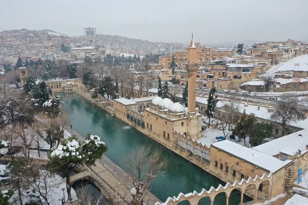 Balıklıgöl’de nadir görülen, 'beyaz rahmet kar' manzaraları 26