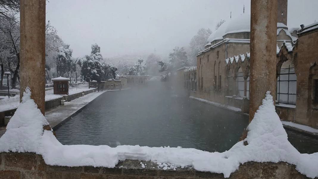 Balıklıgöl’de nadir görülen, 'beyaz rahmet kar' manzaraları 7