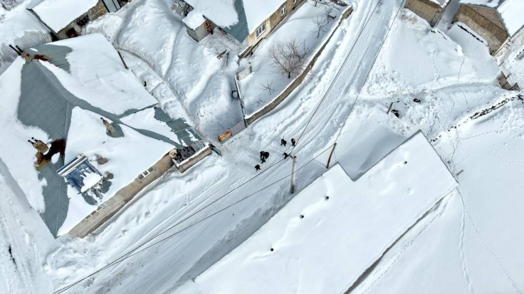 Karla kaplı köylerde yaşam 7