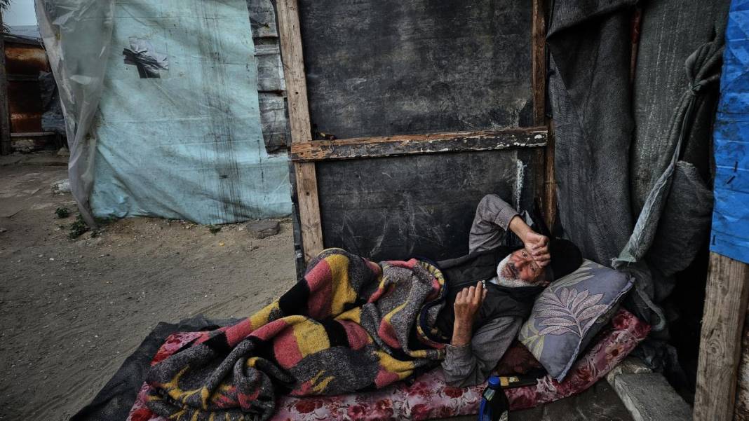 Han Yunus’ta yerinden edilen Filistinli çocuklar 10