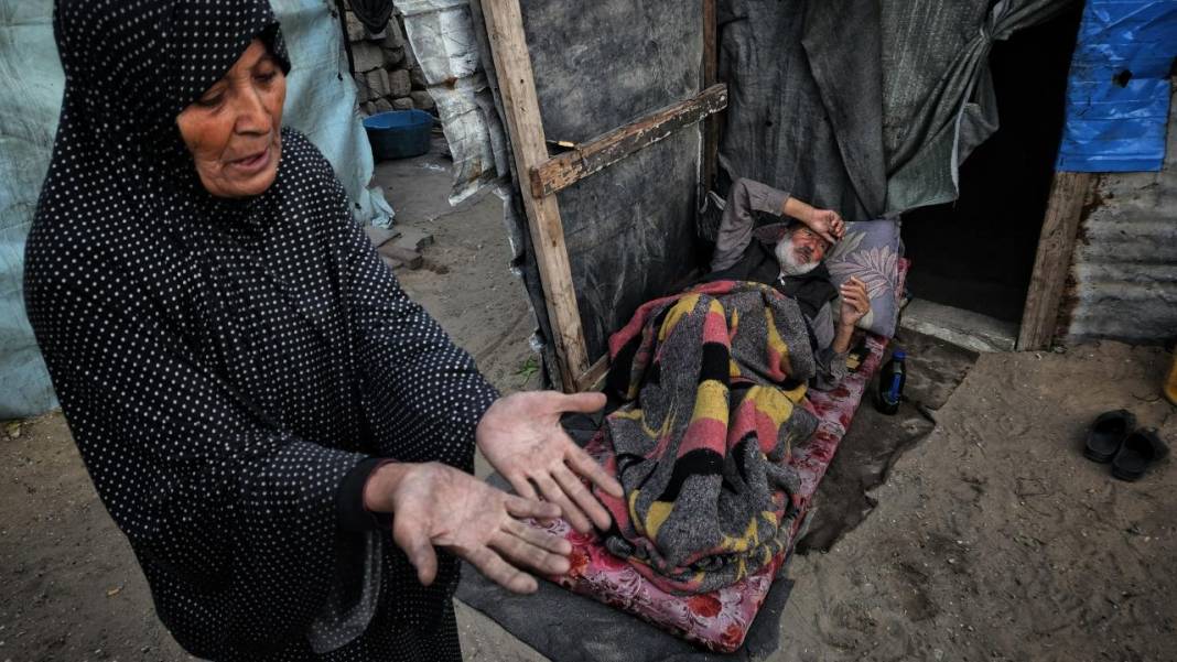 Han Yunus’ta yerinden edilen Filistinli çocuklar 11