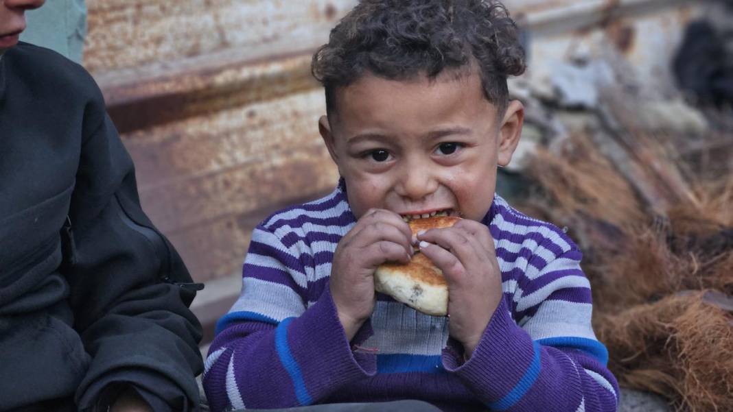 Han Yunus’ta yerinden edilen Filistinli çocuklar 14