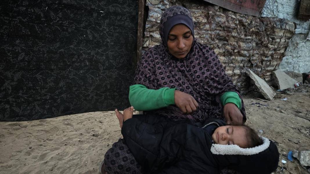 Han Yunus’ta yerinden edilen Filistinli çocuklar 15