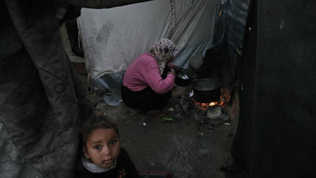 Han Yunus’ta yerinden edilen Filistinli çocuklar 19