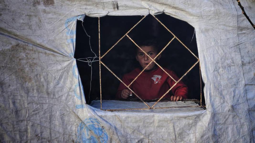 Han Yunus’ta yerinden edilen Filistinli çocuklar 2