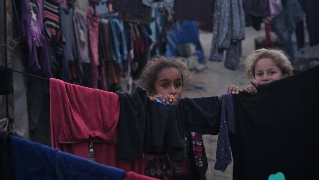 Han Yunus’ta yerinden edilen Filistinli çocuklar 20