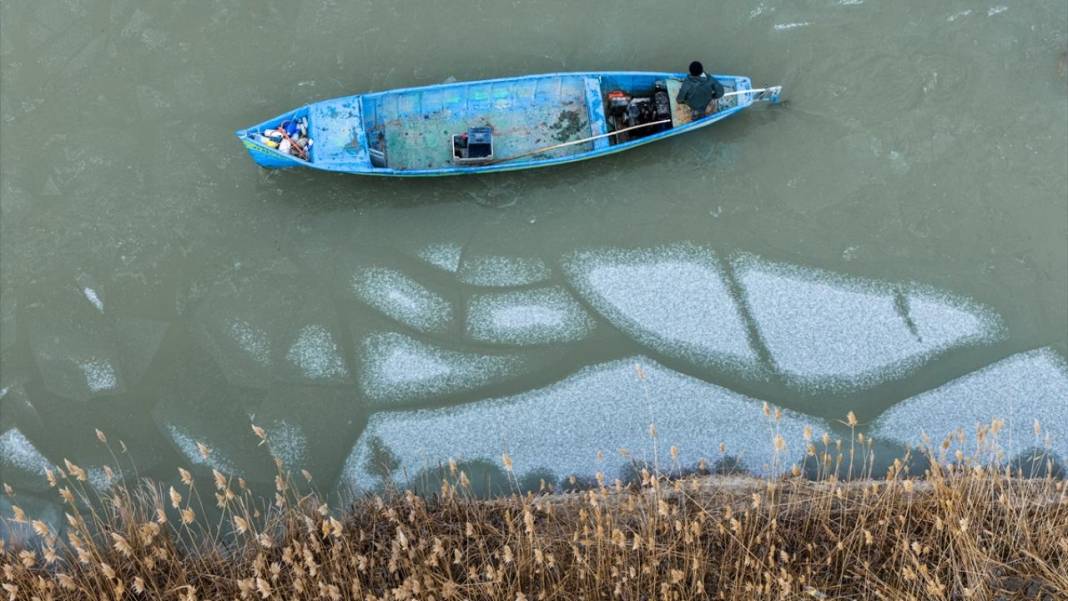 Beyşehir Gölü buzla kaplandı 12