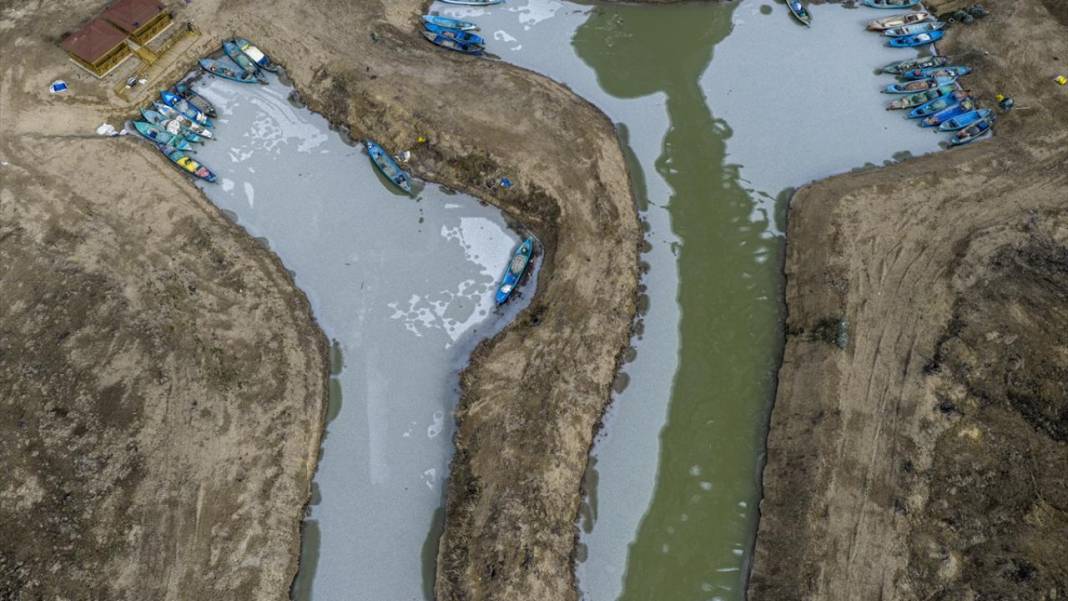 Beyşehir Gölü buzla kaplandı 13