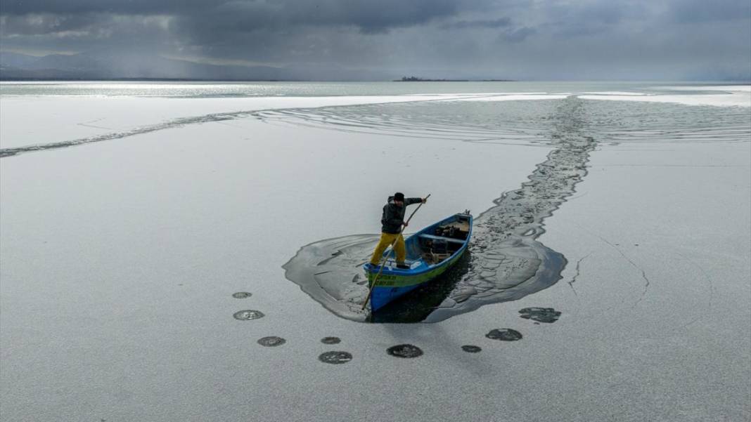 Beyşehir Gölü buzla kaplandı 7