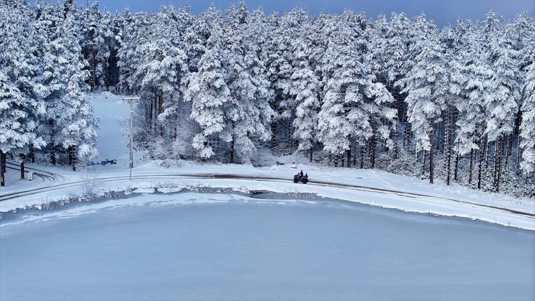 Bolu ve Düzce'nin yüksek kesimlerinde kar güzelliği 10