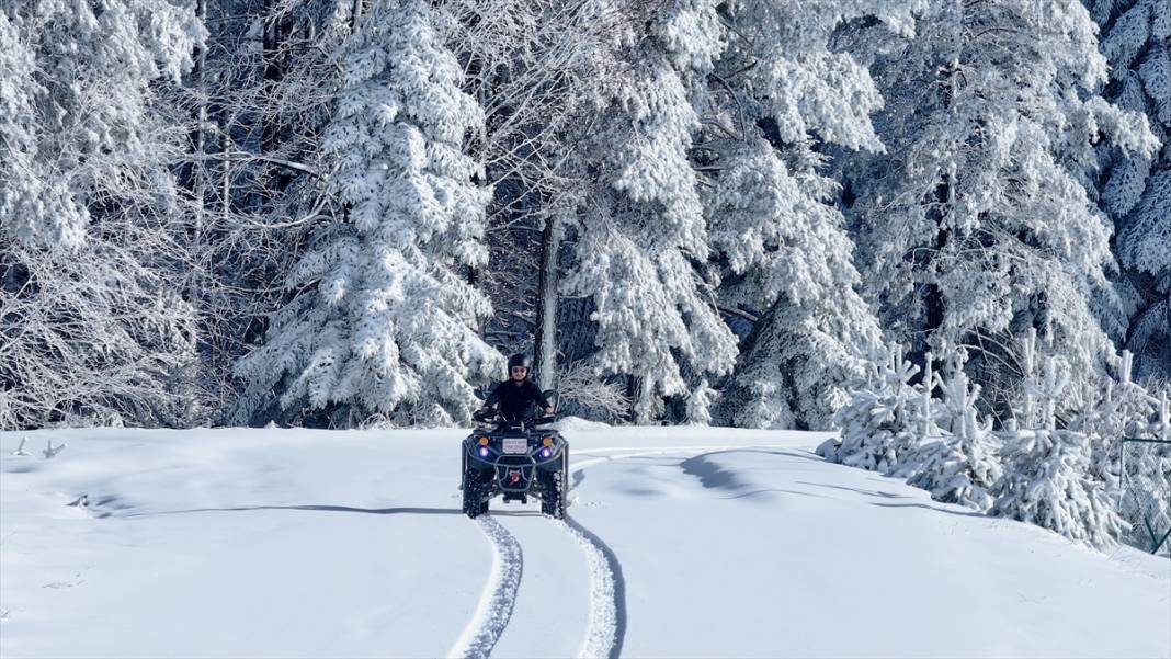 Bolu ve Düzce'nin yüksek kesimlerinde kar güzelliği 13
