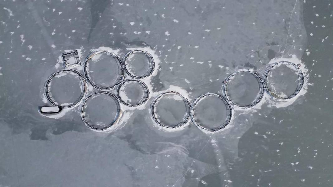 Buz tutan Zernek Barajı görüntülendi 9