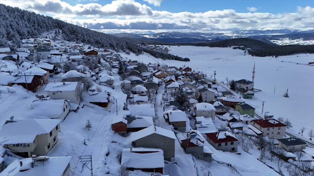 Keyfalan Yaylası beyaz rahmet karla kaplandı 11