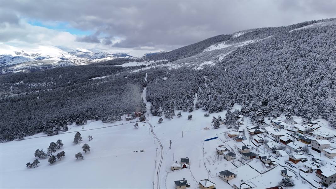 Keyfalan Yaylası beyaz rahmet karla kaplandı 2