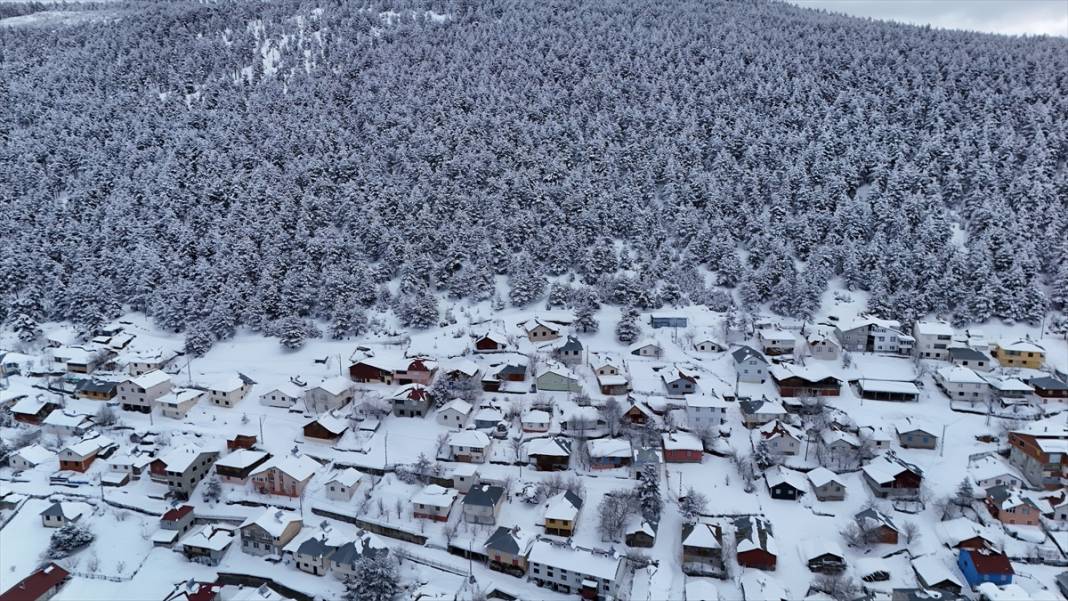 Keyfalan Yaylası beyaz rahmet karla kaplandı 3