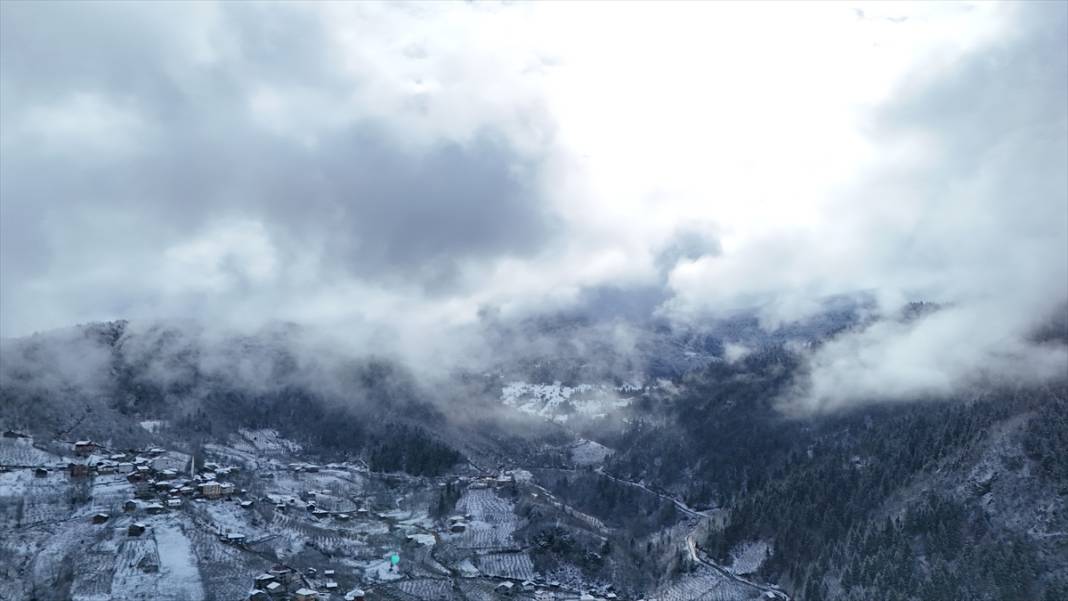 Keyfalan Yaylası beyaz rahmet karla kaplandı 4