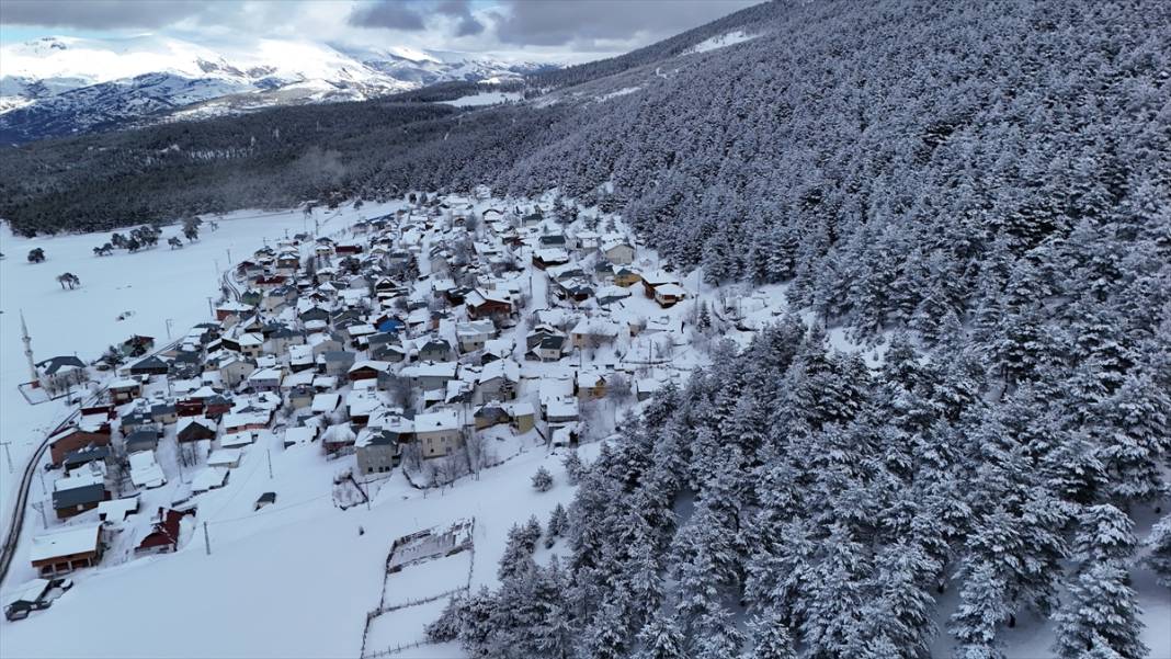 Keyfalan Yaylası beyaz rahmet karla kaplandı 9