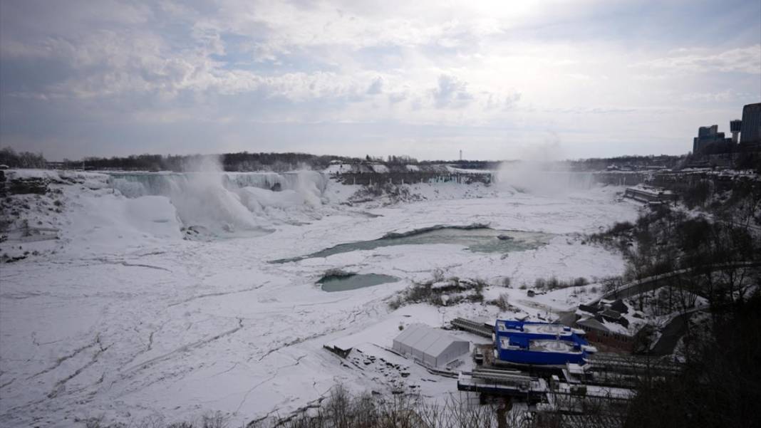 Niagara Şelalesi kısmen dondu 1
