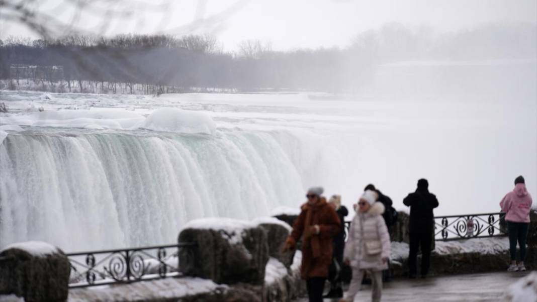 Niagara Şelalesi kısmen dondu 2