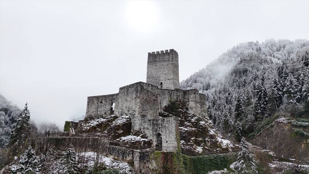 Zil Kale ve Ayder Yaylası beyaz rahmetle kaplandı 10
