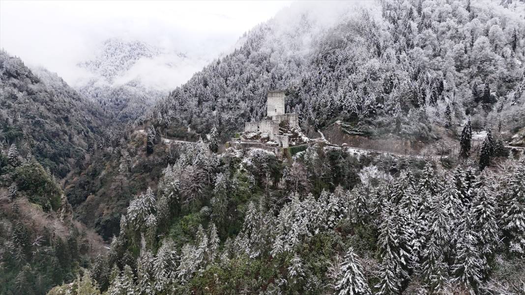 Zil Kale ve Ayder Yaylası beyaz rahmetle kaplandı 11