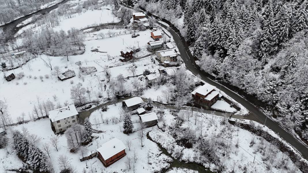 Zil Kale ve Ayder Yaylası beyaz rahmetle kaplandı 13