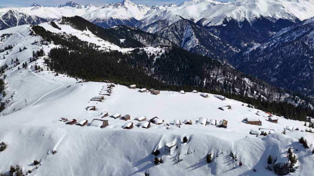 Rize'de Kaçkar Dağları ve yaylalardaki kar manzarası 1