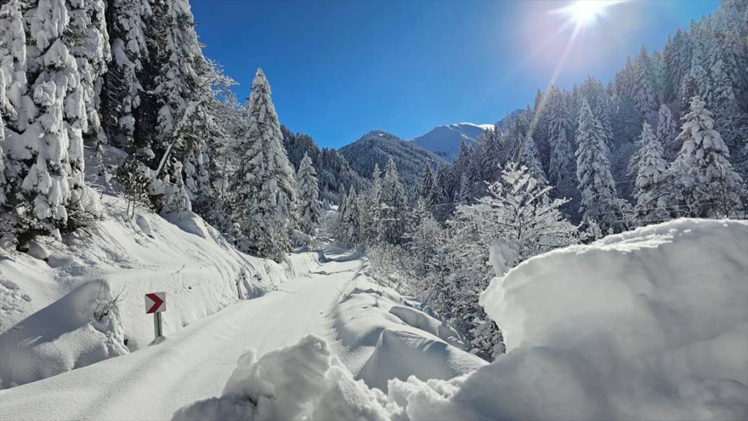 Rize'de Kaçkar Dağları ve yaylalardaki kar manzarası 11