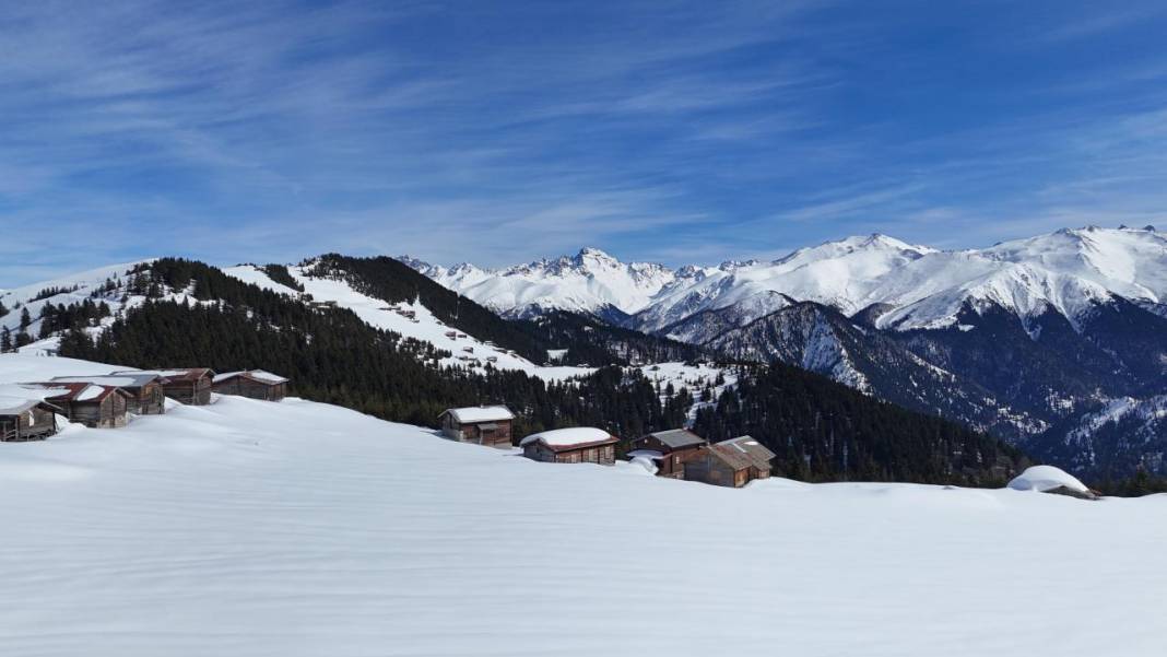 Rize'de Kaçkar Dağları ve yaylalardaki kar manzarası 2