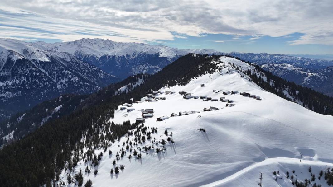 Rize'de Kaçkar Dağları ve yaylalardaki kar manzarası 5