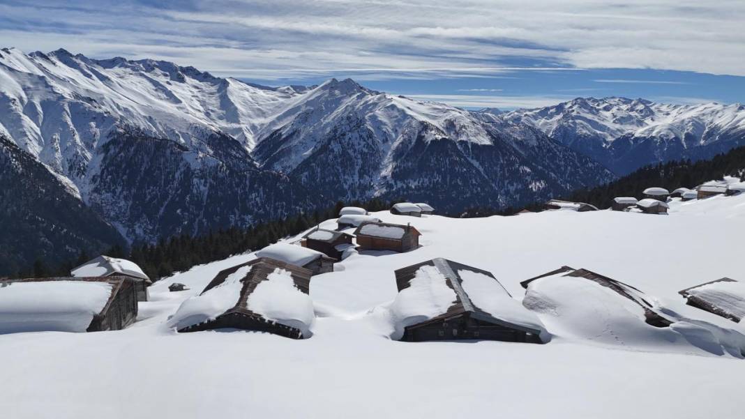 Rize'de Kaçkar Dağları ve yaylalardaki kar manzarası 6