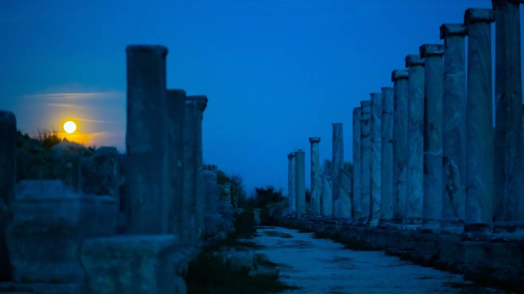 İlkbaharın ilk dolunayı Antalya'da ilgiyle izlendi 1