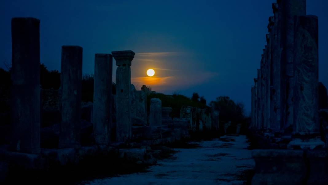 İlkbaharın ilk dolunayı Antalya'da ilgiyle izlendi 2